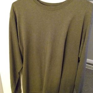 Hanes green long sleeve shirt size medium